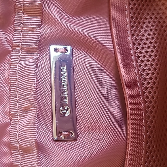 Lululemon Everywhere Belt Bag 1L Pastel Pink - Picture 13 of 14